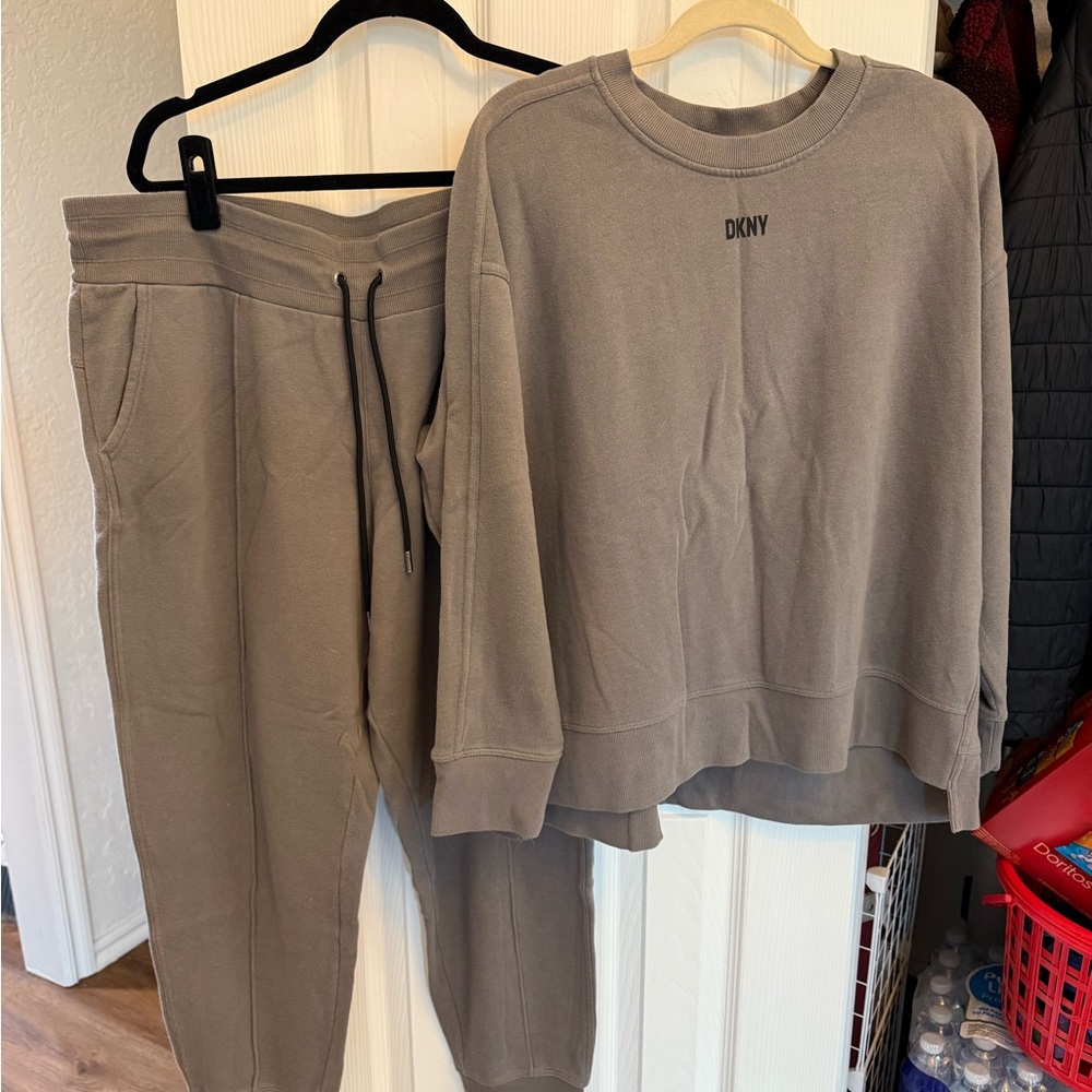 DKNY Womens Matching Sweat Set- Grey